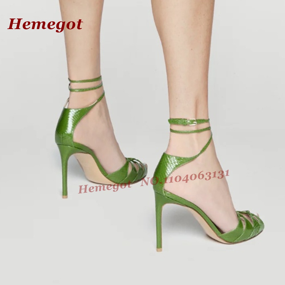 グリーン クロコダイル柄 ストラップサンダル ピープトウ ホ - Sandal Strappy Heeled のレビューと価格